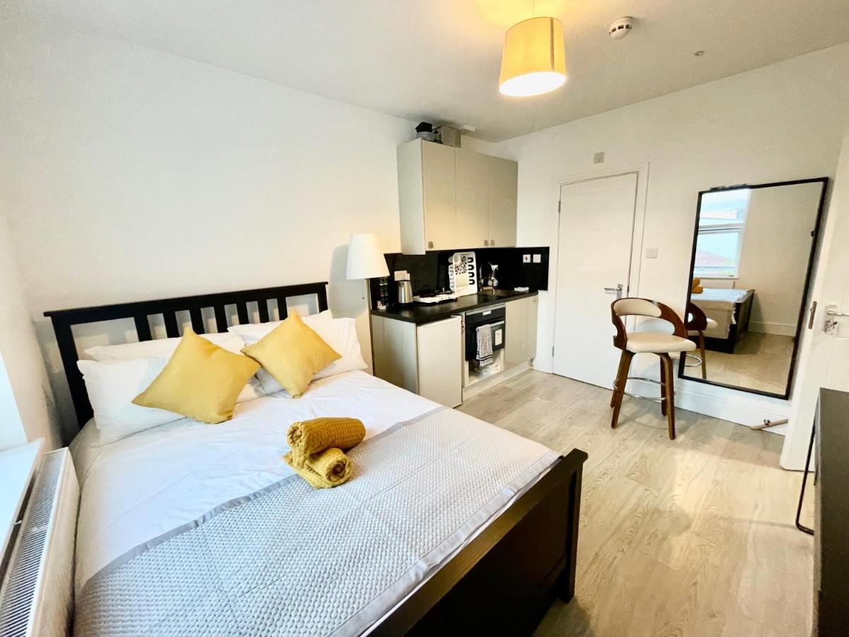 Appartement Lovely Self Contained Now Available Londen