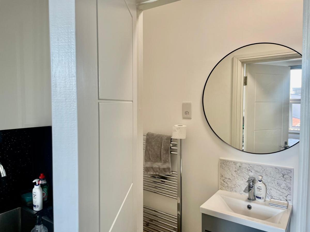 Appartement Lovely Self Contained Now Available